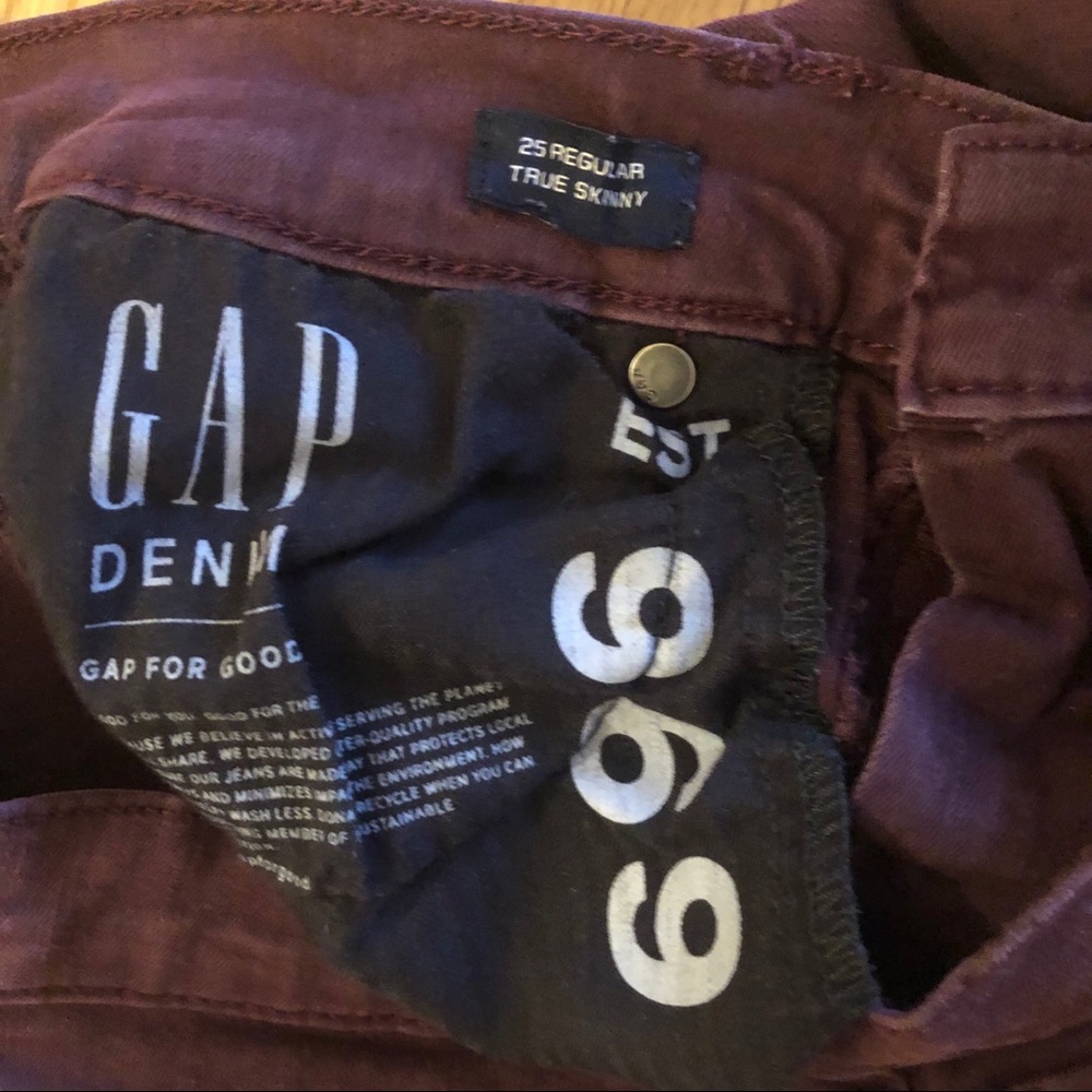 Like new! Gap skinny jeans - Picture 4 of 4